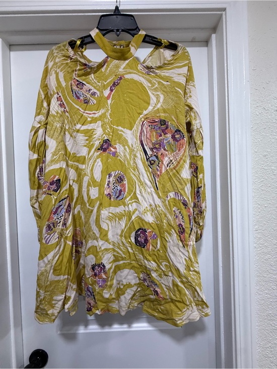 Free People Dresses & Skirts - Free People Olive Green Abstract Print Long Sleeve Blouse